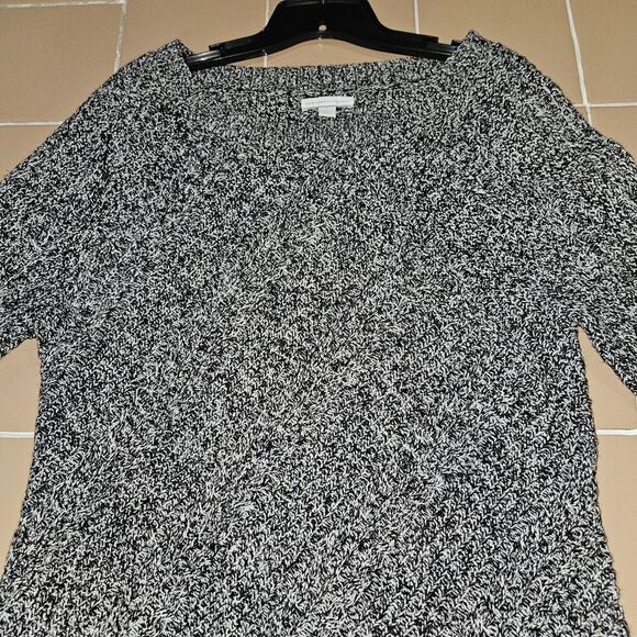 New York & Company Pullover Tunic Sweater. 3/4 Sleeves. Metallic Black. Size XL. - Picture 4 of 6